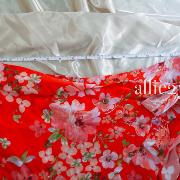 Lulu's Red Floral Faux Wrap Skort Size XL - Picture 7 of 8